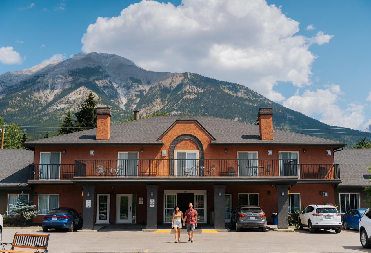 Northwinds By Basecamp Hotel Canmore Exterior photo